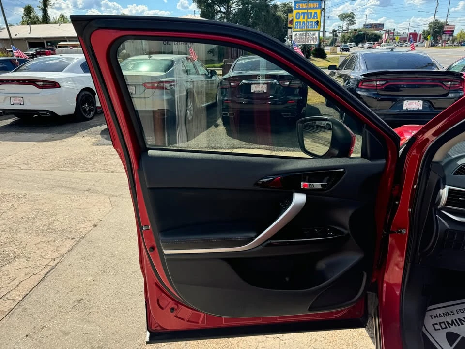 2018 Mitsubishi Eclipse Cross - Image 11 of 15