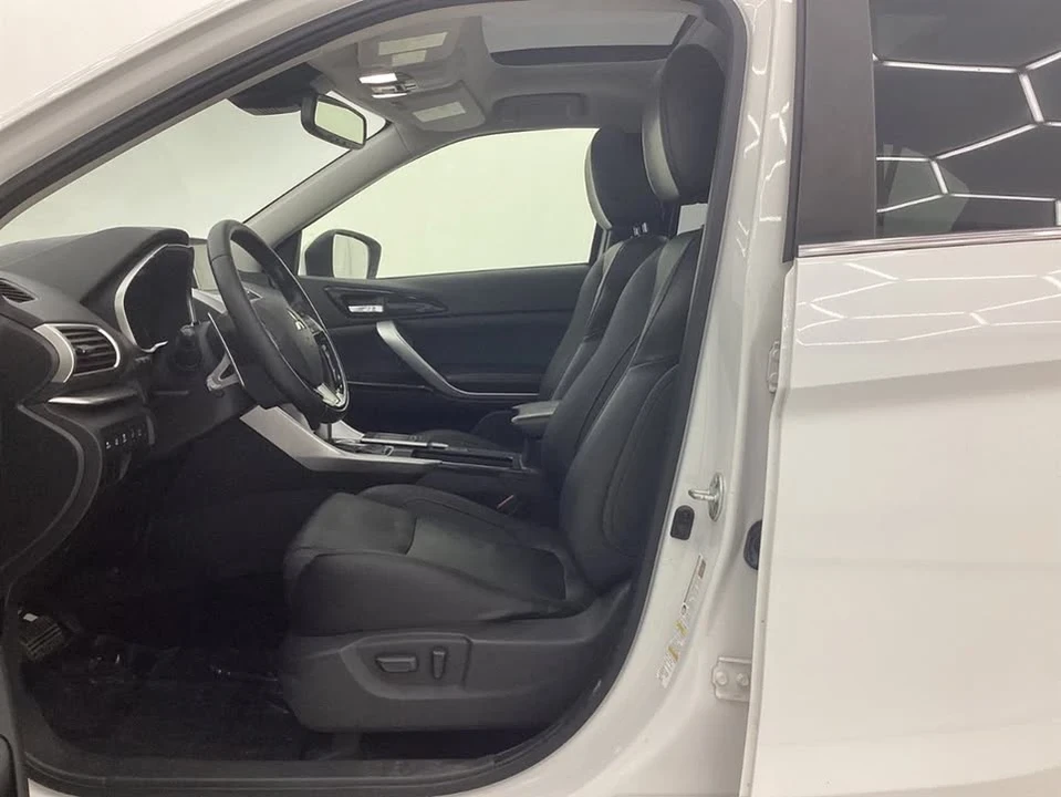 2018 Mitsubishi Eclipse Cross - Image 7 of 20