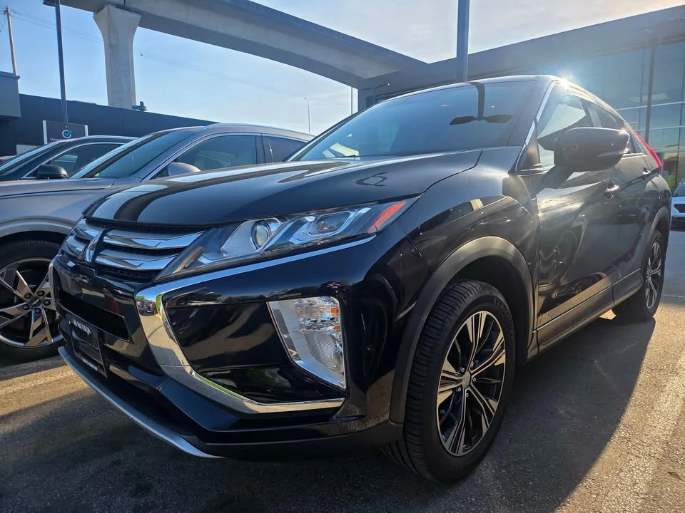 2018 Mitsubishi Eclipse Cross - Image 3 of 15