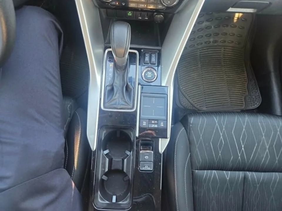 2018 Mitsubishi Eclipse Cross - Image 14 of 15