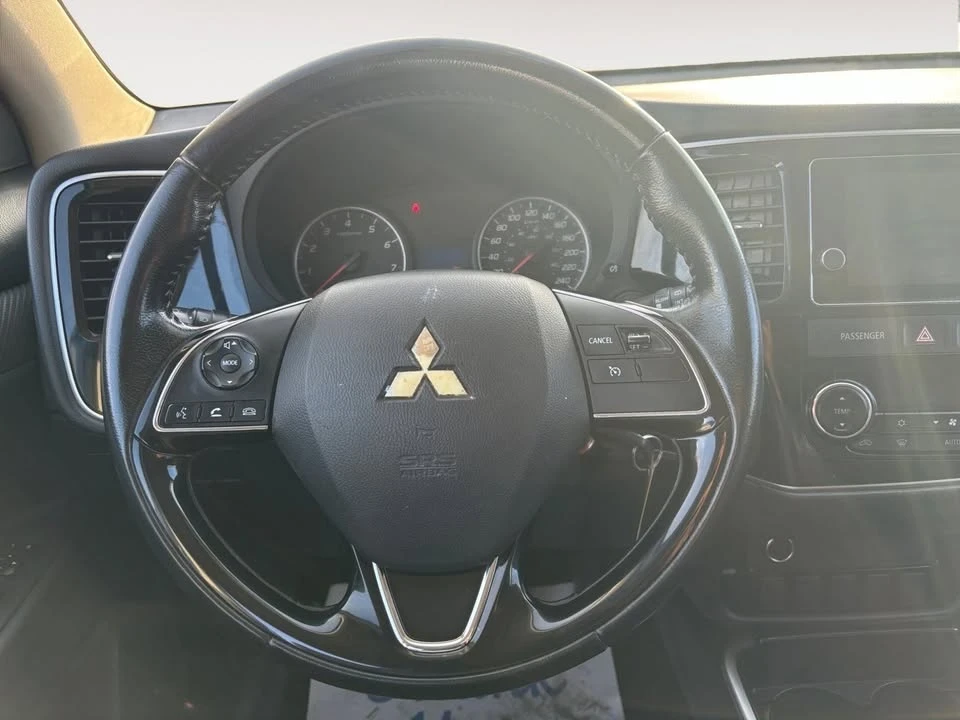 2018 Mitsubishi Outlander - Image 14 of 17