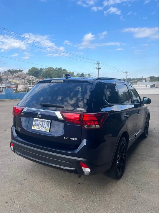 2018 Mitsubishi Outlander - Image 8 of 8
