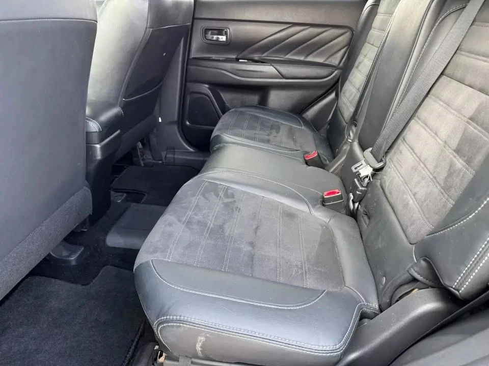 2018 Mitsubishi Outlander - Image 19 of 19