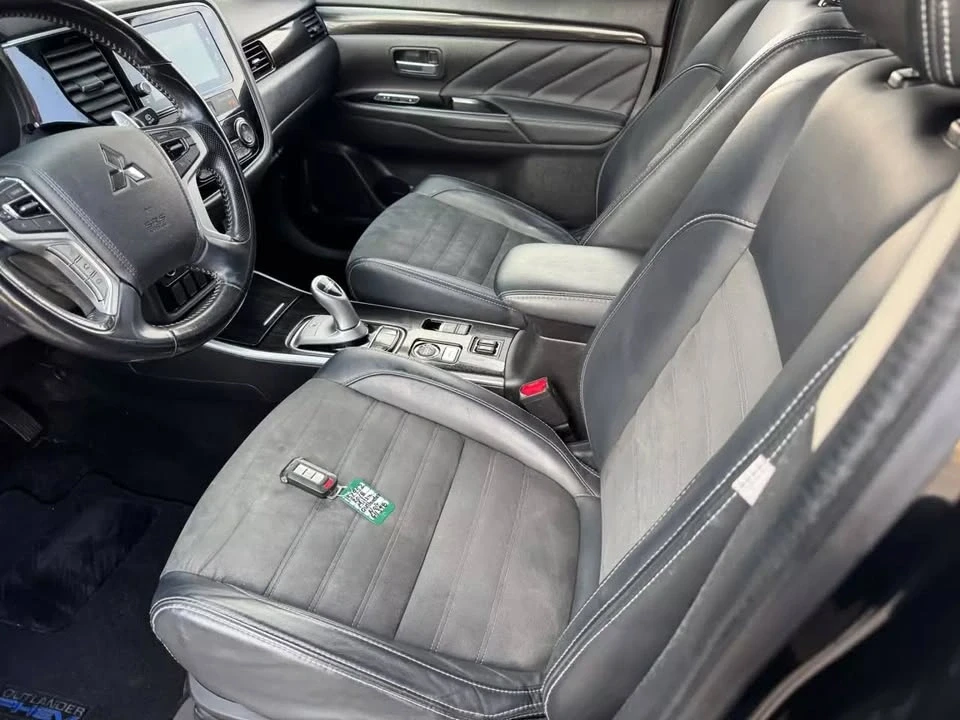 2018 Mitsubishi Outlander - Image 11 of 19