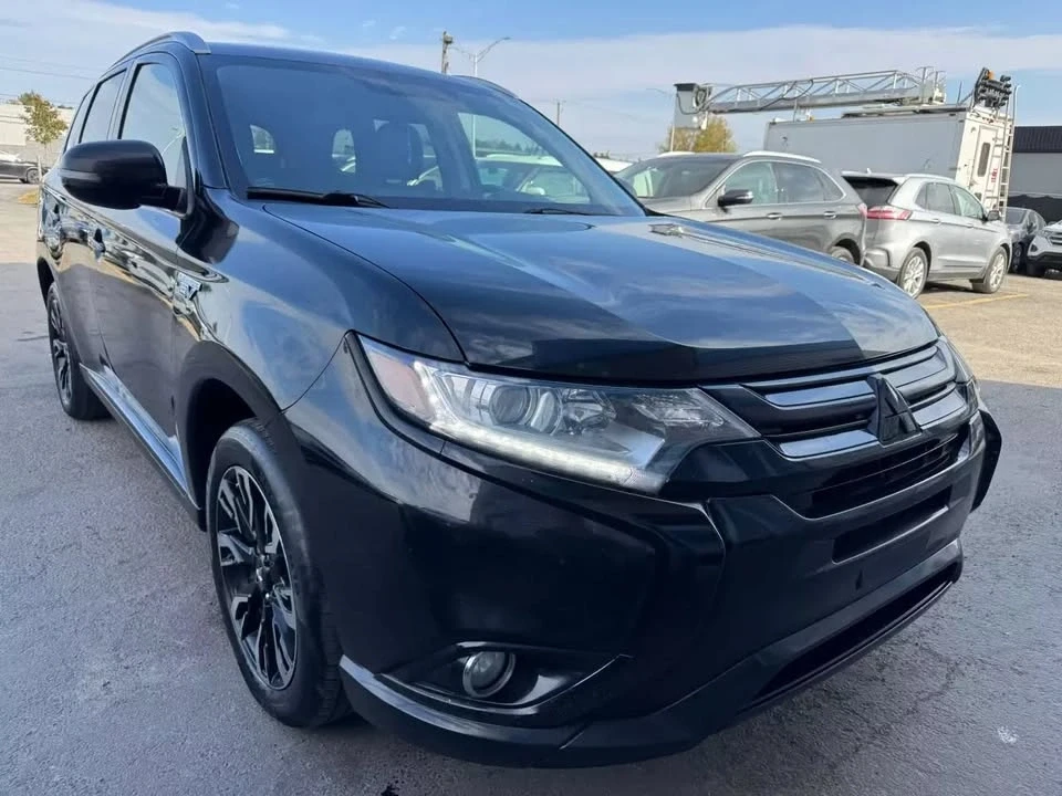 2018 Mitsubishi Outlander - Image 2 of 19