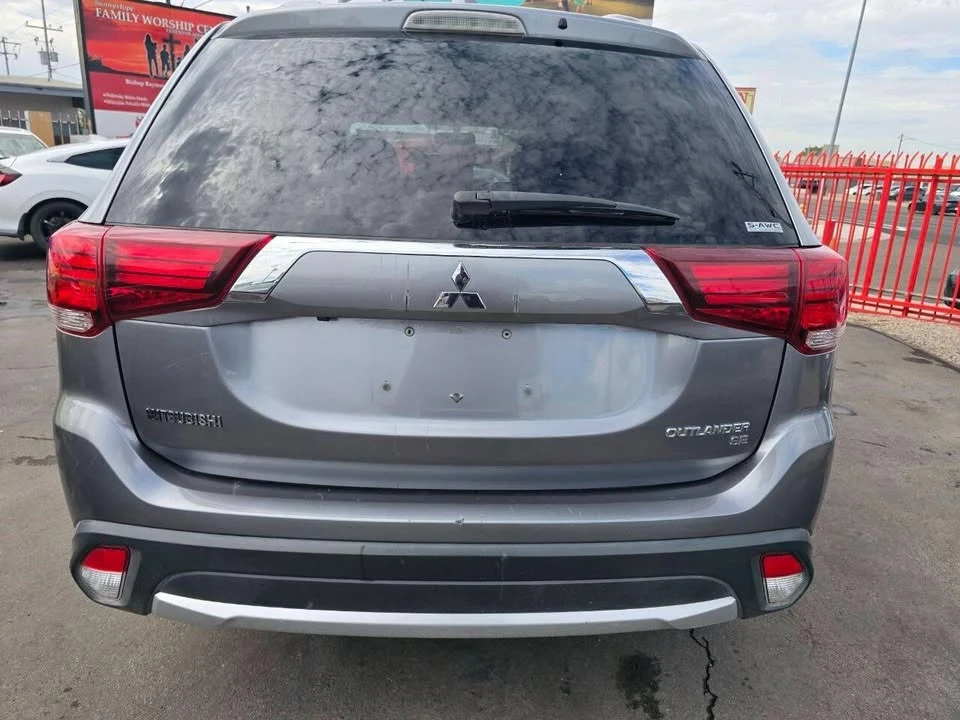 2018 Mitsubishi Outlander - Image 5 of 6