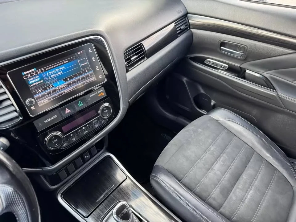 2018 Mitsubishi Outlander - Image 15 of 19
