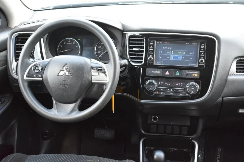2018 Mitsubishi Outlander - Image 15 of 19