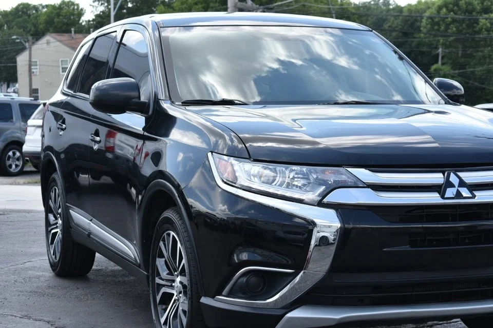2018 Mitsubishi Outlander - Image 10 of 19
