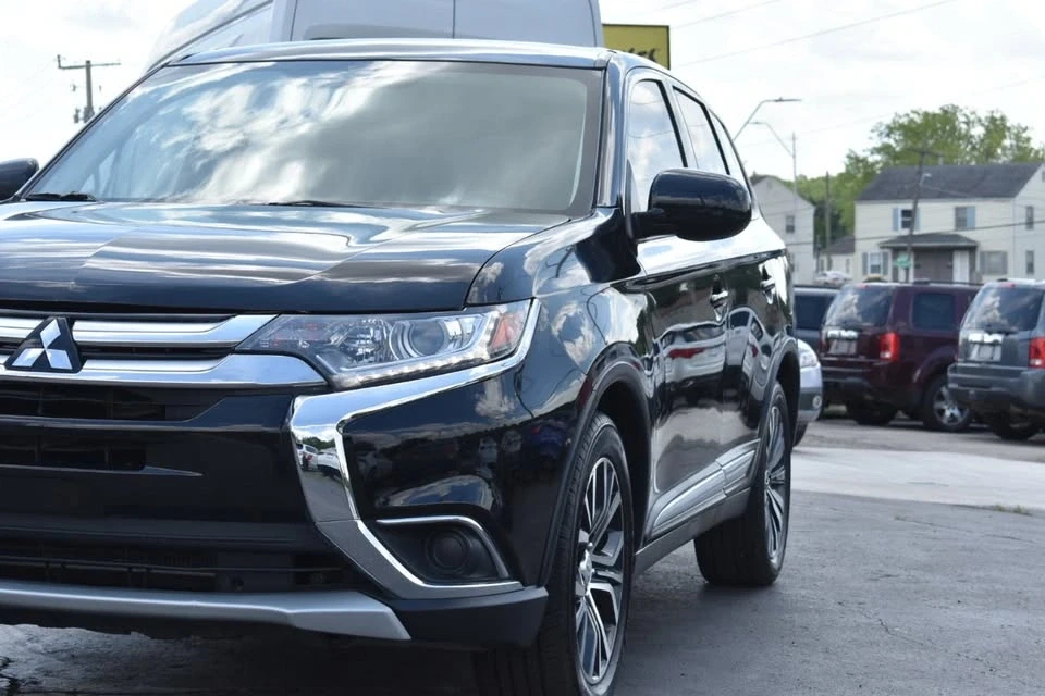 2018 Mitsubishi Outlander - Image 9 of 19