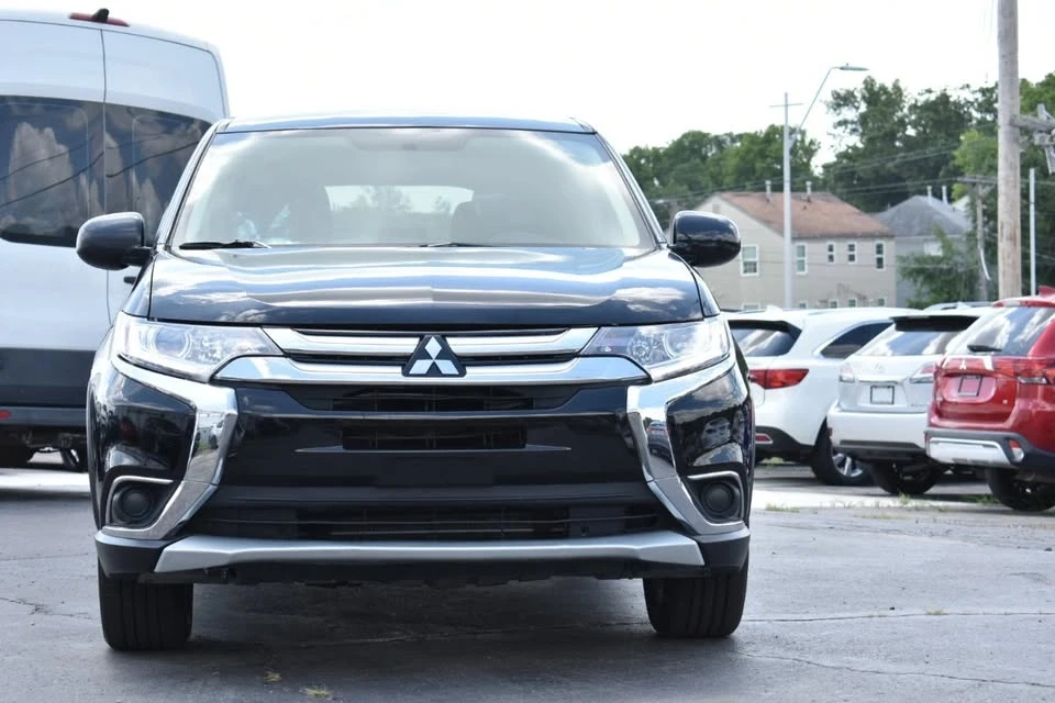 2018 Mitsubishi Outlander - Image 8 of 19