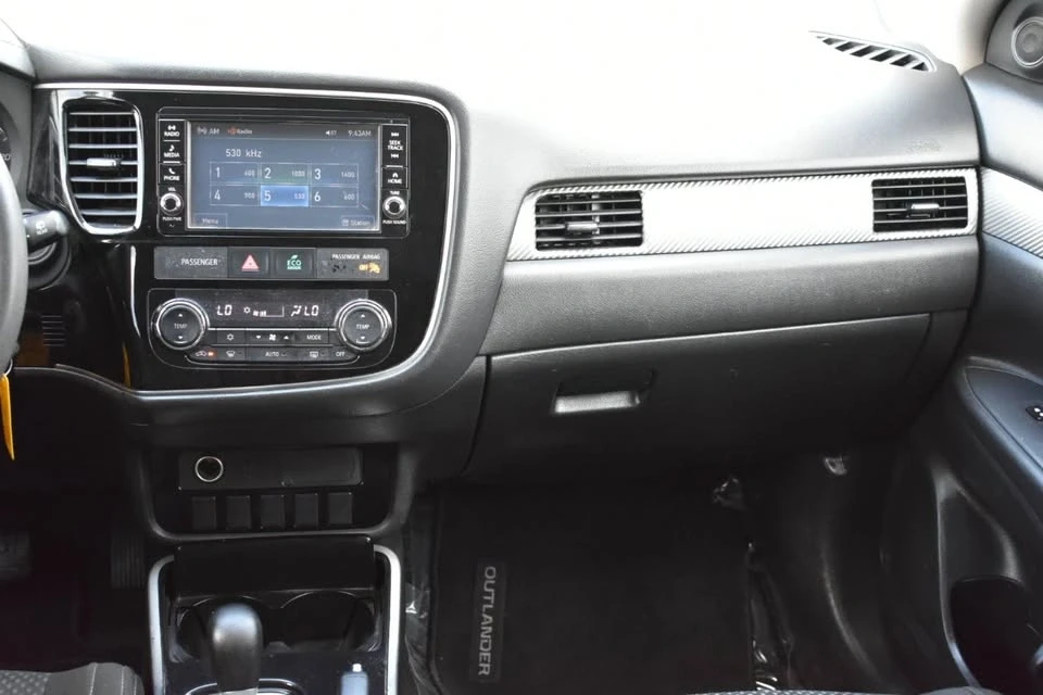 2018 Mitsubishi Outlander - Image 14 of 19