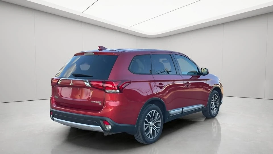 2018 Mitsubishi Outlander - Image 5 of 19