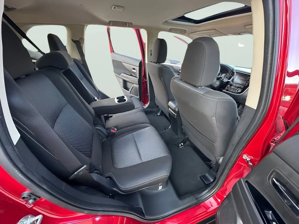 2018 Mitsubishi Outlander - Image 11 of 19