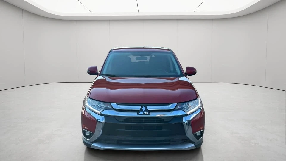 2018 Mitsubishi Outlander - Image 2 of 19
