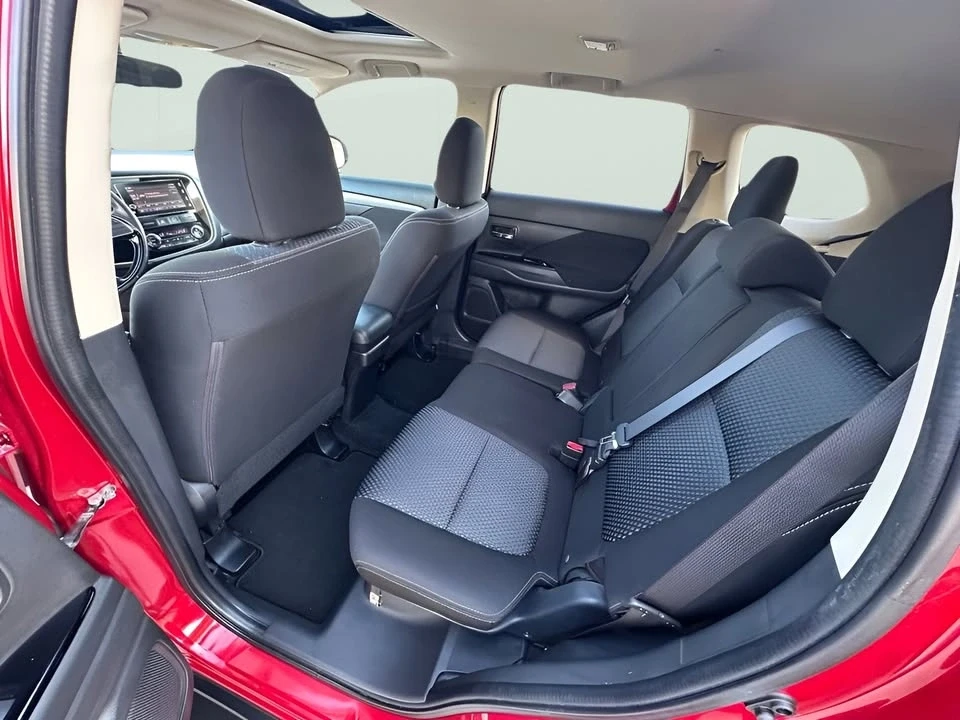 2018 Mitsubishi Outlander - Image 9 of 19