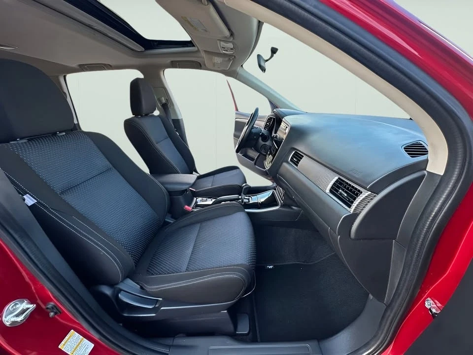 2018 Mitsubishi Outlander - Image 10 of 19