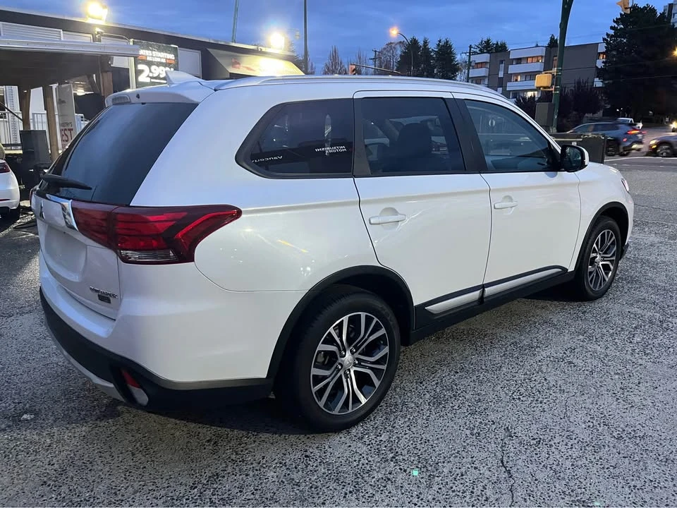 2018 Mitsubishi Outlander - Image 7 of 16
