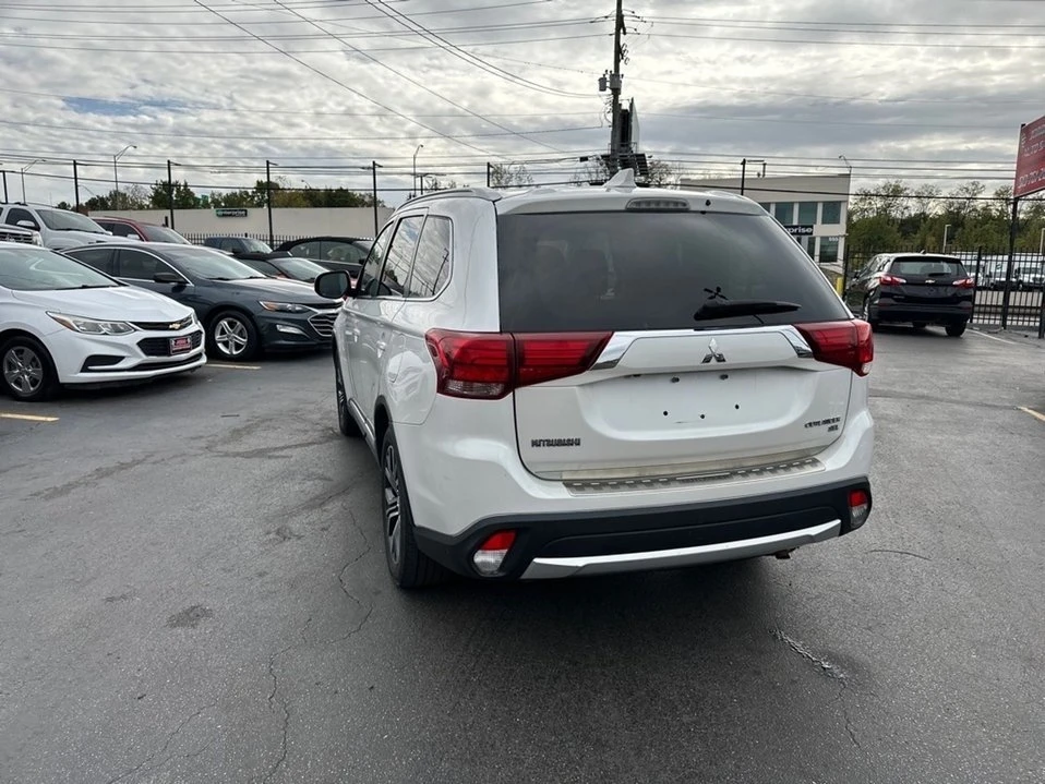2018 Mitsubishi Outlander - Image 4 of 14