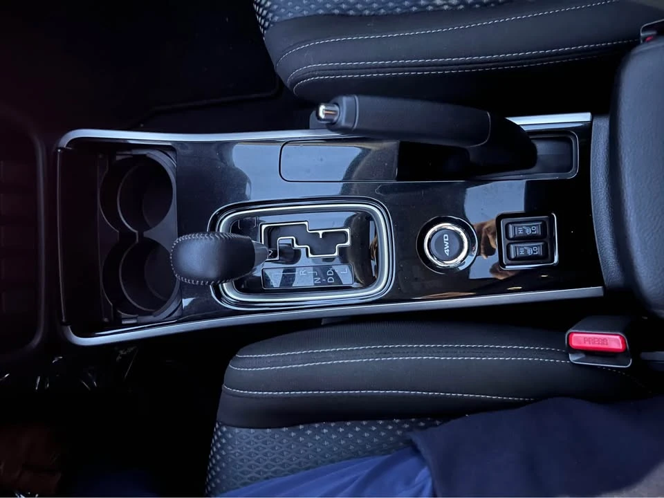 2018 Mitsubishi Outlander - Image 16 of 16