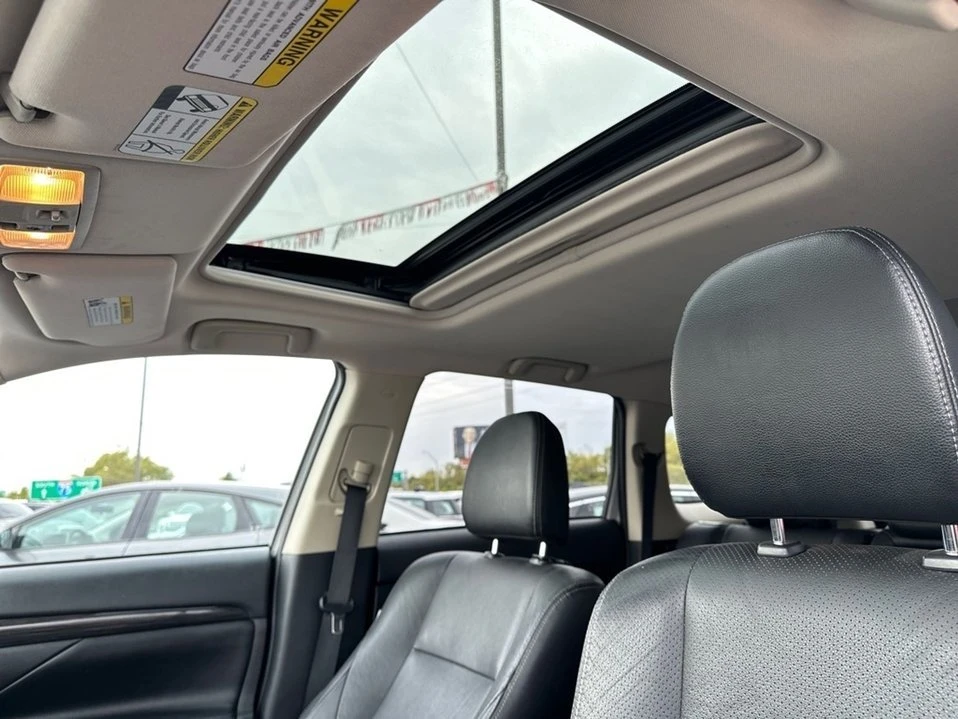 2018 Mitsubishi Outlander - Image 13 of 14