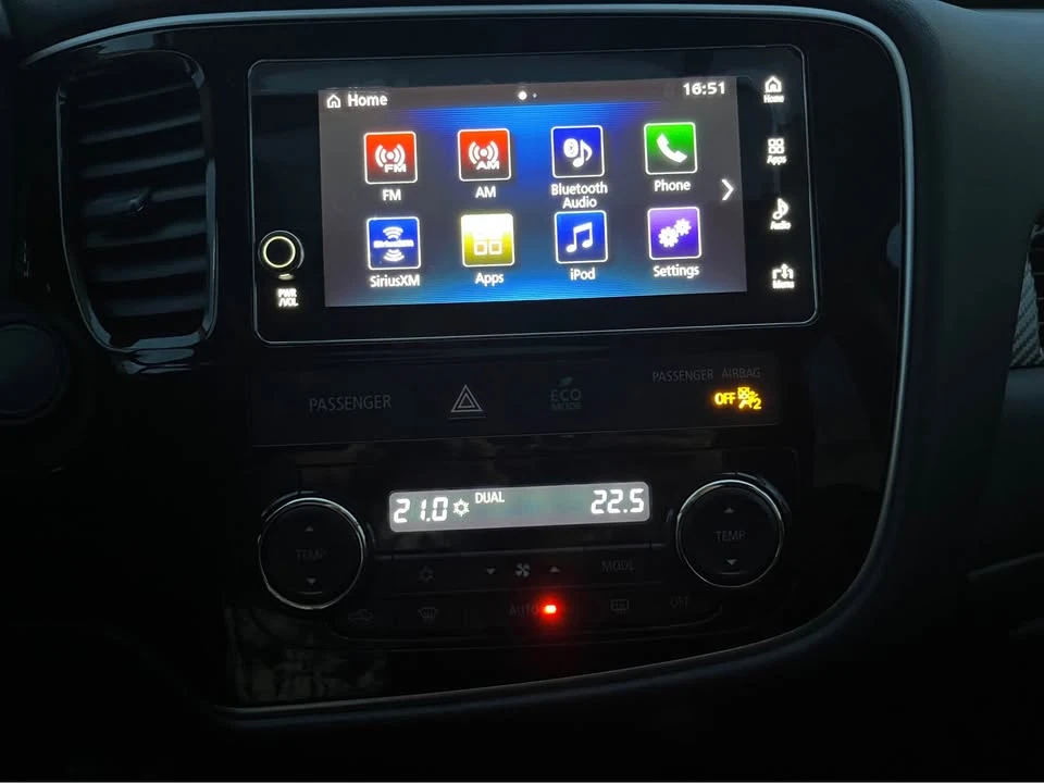 2018 Mitsubishi Outlander - Image 15 of 16