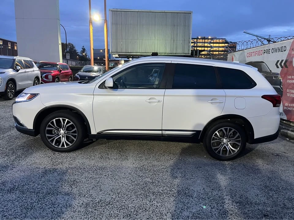2018 Mitsubishi Outlander - Image 3 of 16