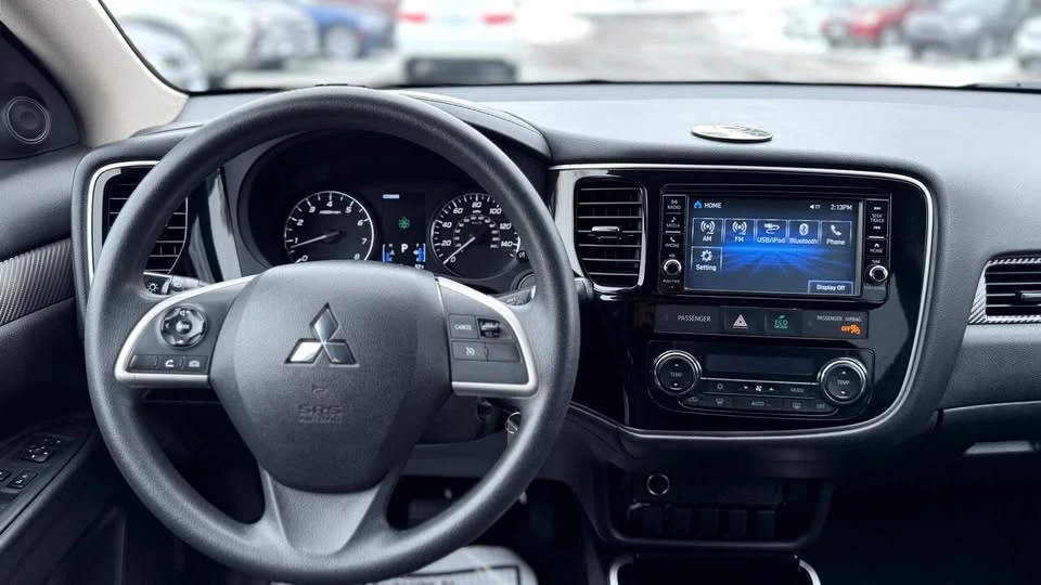 2018 Mitsubishi Outlander - Image 16 of 20