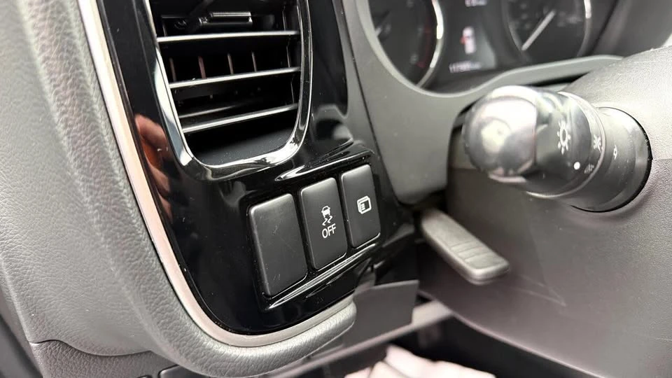 2018 Mitsubishi Outlander - Image 20 of 20