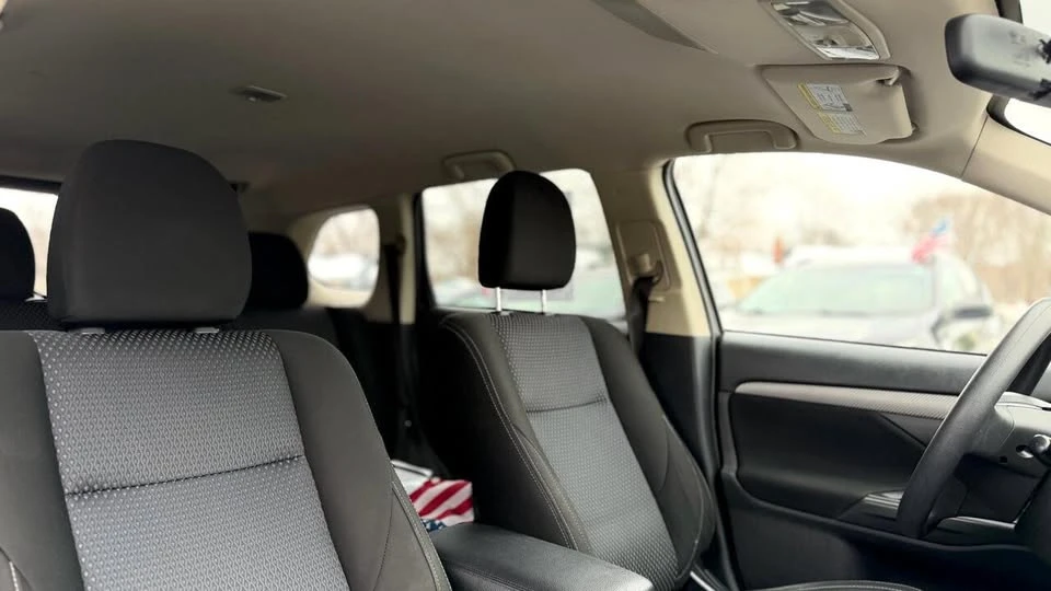 2018 Mitsubishi Outlander - Image 9 of 20