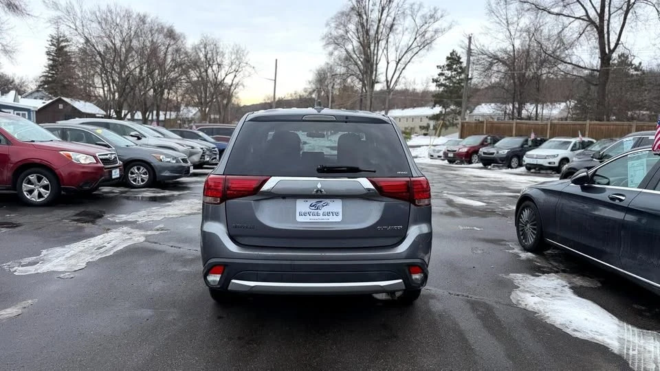 2018 Mitsubishi Outlander - Image 5 of 20