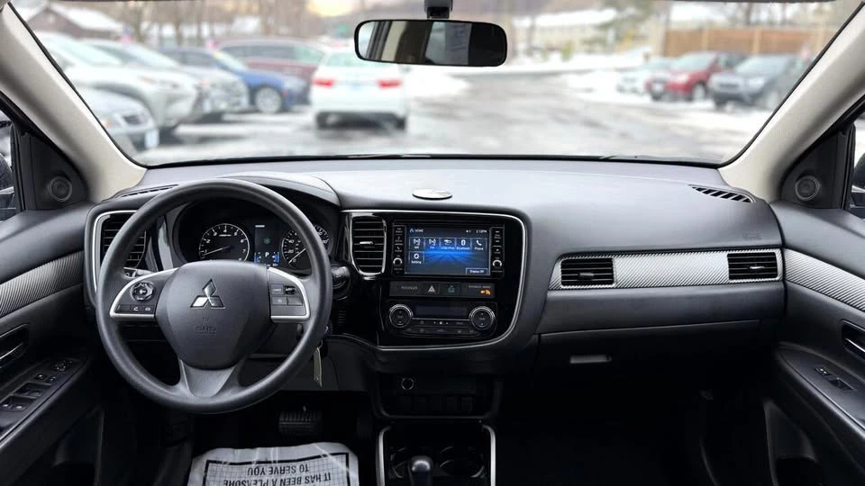 2018 Mitsubishi Outlander - Image 15 of 20