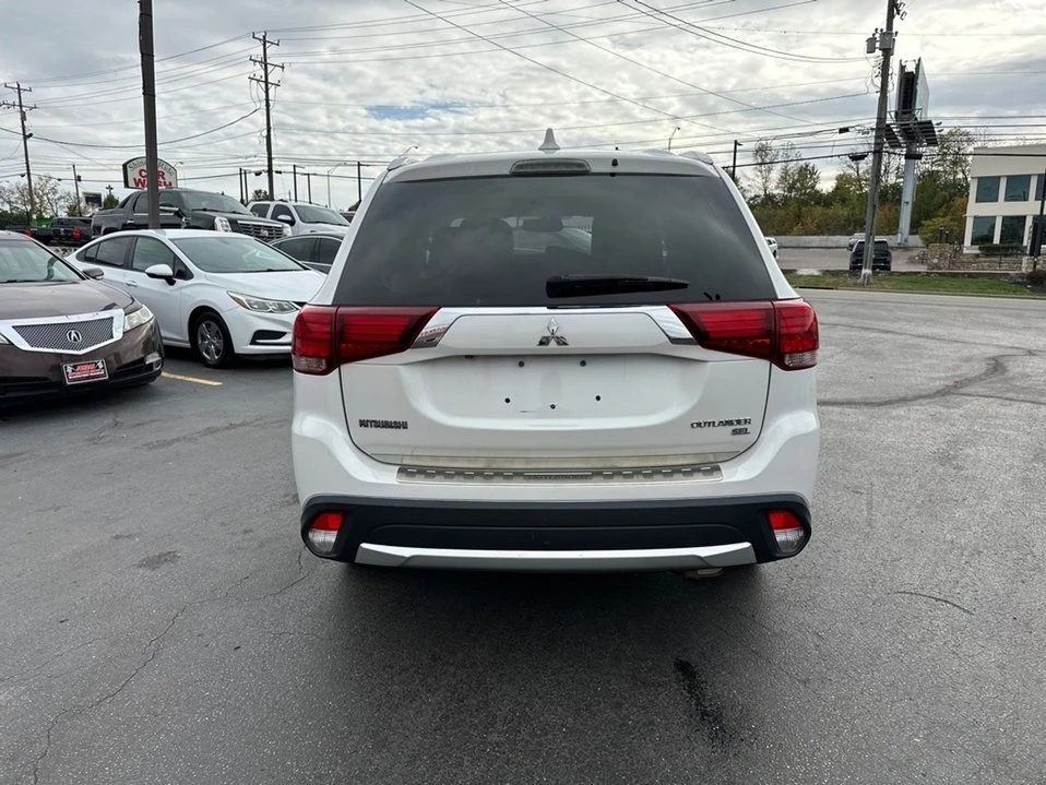 2018 Mitsubishi Outlander - Image 5 of 14