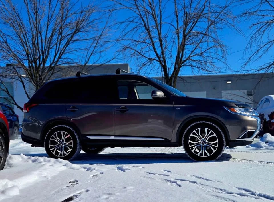 2018 Mitsubishi Outlander - Image 2 of 7