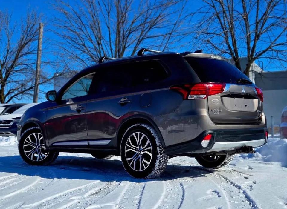 2018 Mitsubishi Outlander - Image 3 of 7