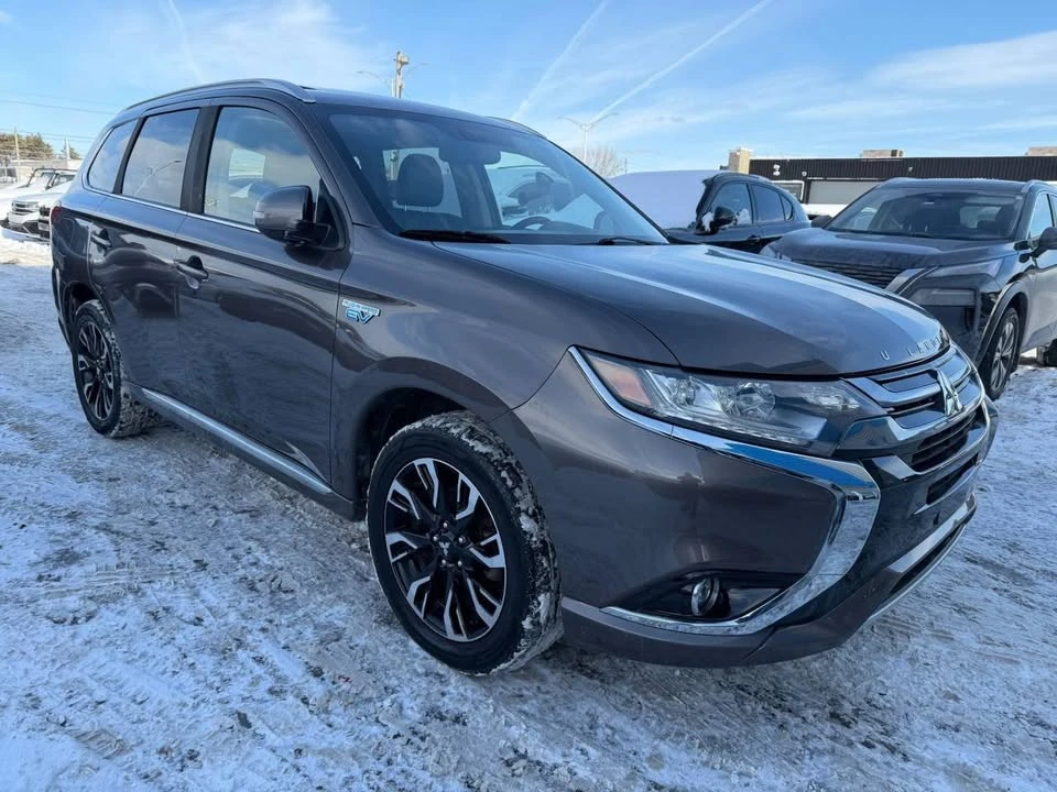 2018 Mitsubishi Outlander - Image 2 of 19