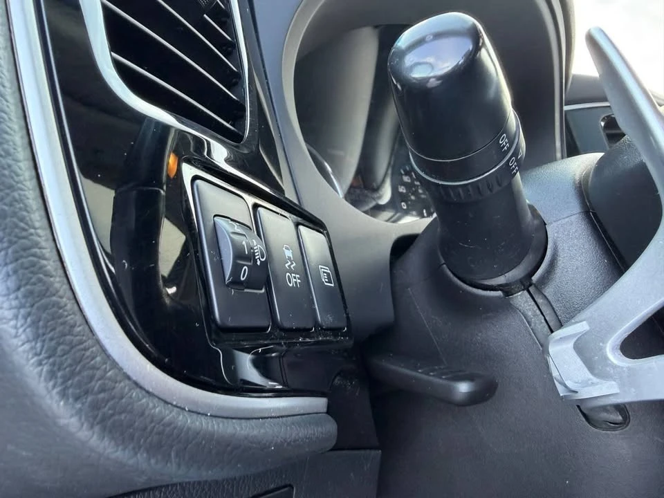 2018 Mitsubishi Outlander - Image 11 of 19