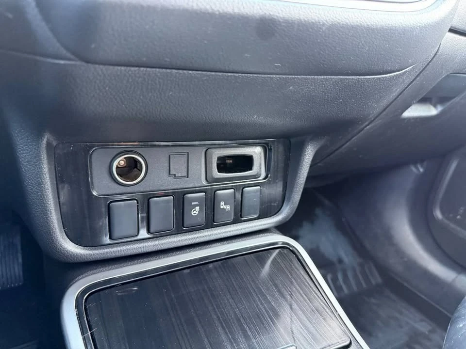 2018 Mitsubishi Outlander - Image 18 of 19