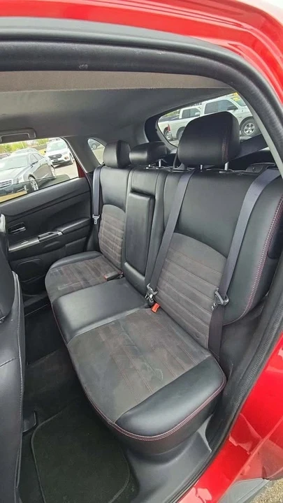 2018 Mitsubishi Outlander - Image 4 of 5