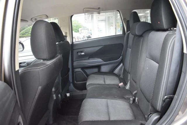2018 Mitsubishi Outlander - Image 11 of 20