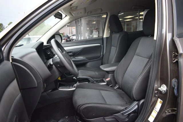 2018 Mitsubishi Outlander - Image 10 of 20