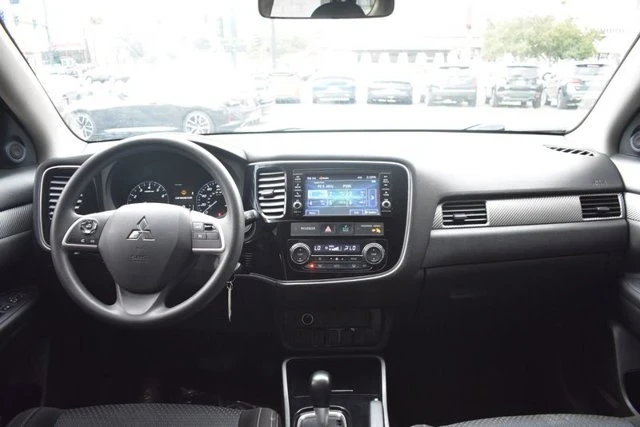 2018 Mitsubishi Outlander - Image 13 of 20