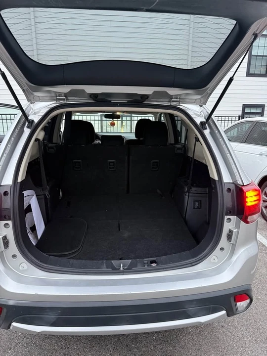 2018 Mitsubishi Outlander - Image 10 of 16