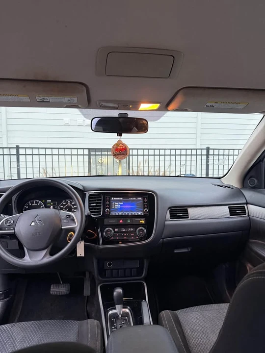2018 Mitsubishi Outlander - Image 5 of 16