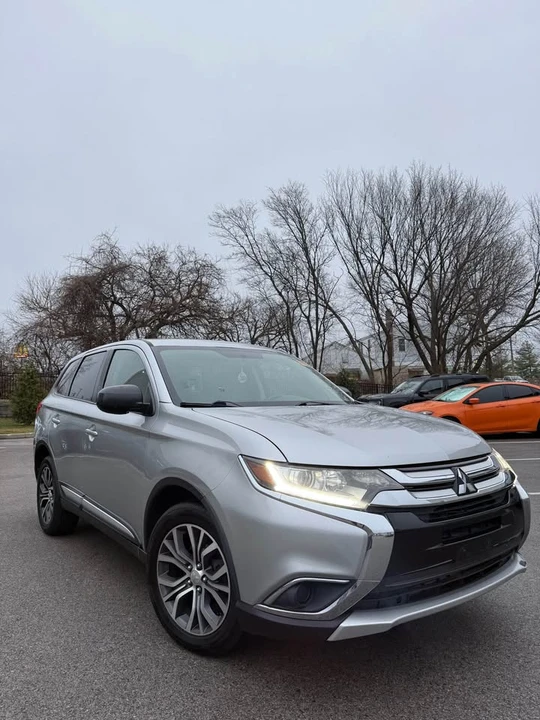 2018 Mitsubishi Outlander - Image 4 of 16