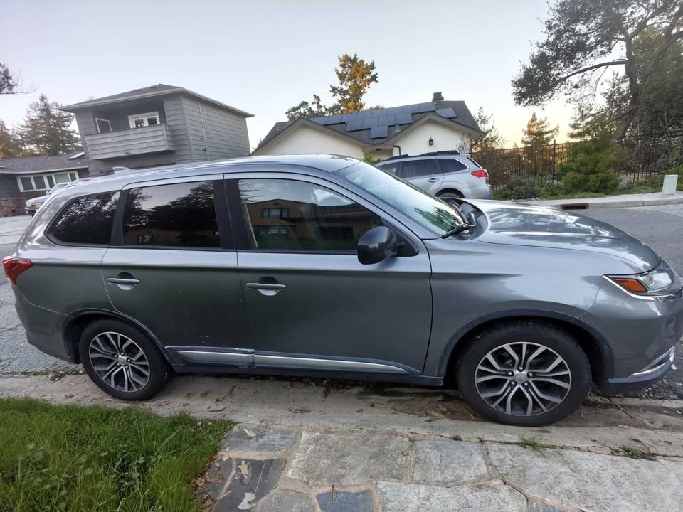 2018 Mitsubishi Outlander - Image 4 of 4