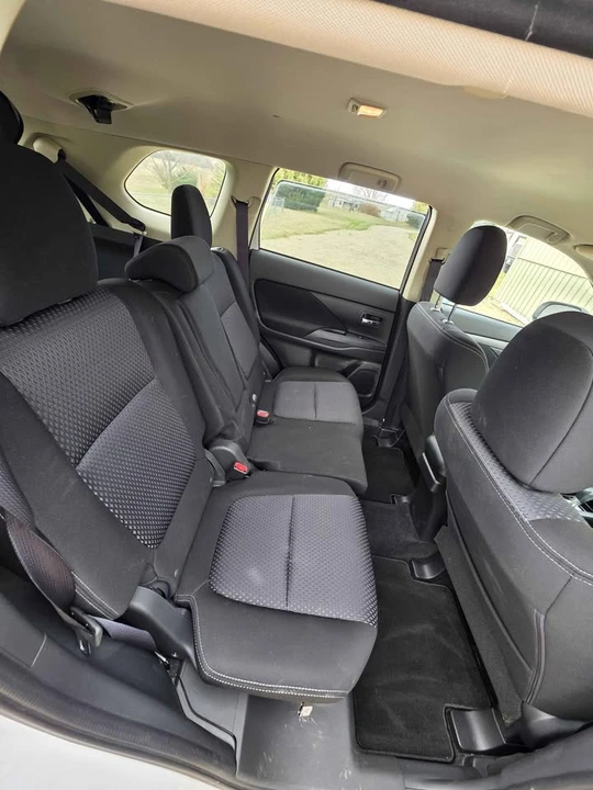 2018 Mitsubishi Outlander - Image 8 of 9