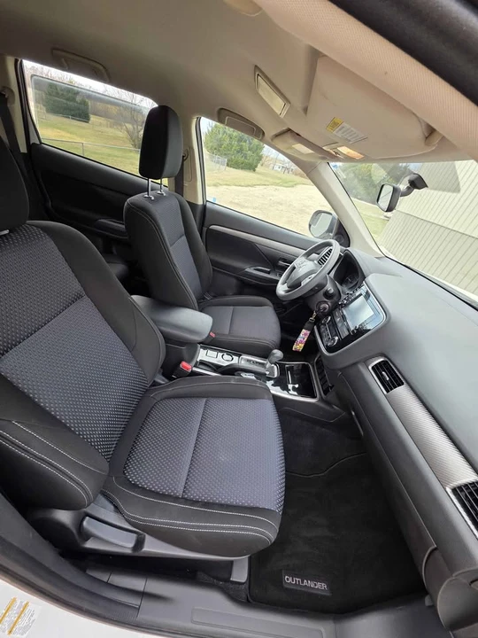 2018 Mitsubishi Outlander - Image 6 of 9