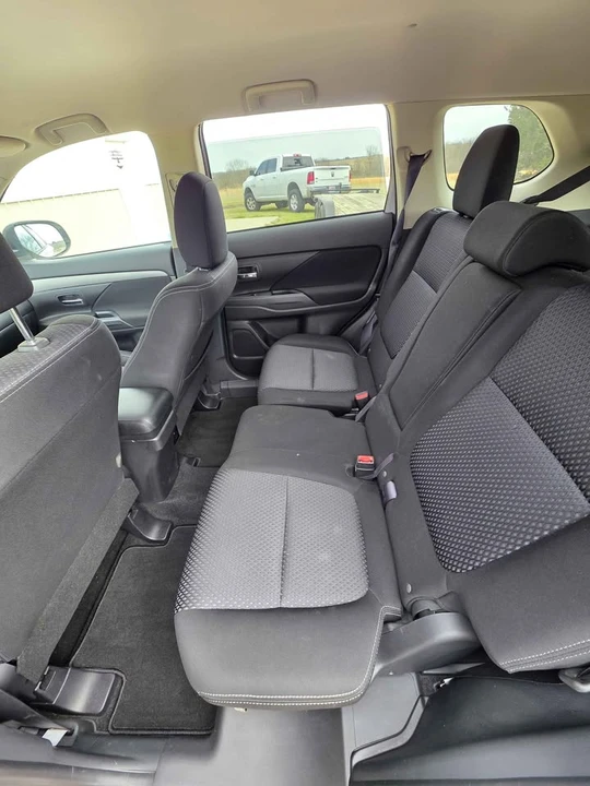 2018 Mitsubishi Outlander - Image 7 of 9