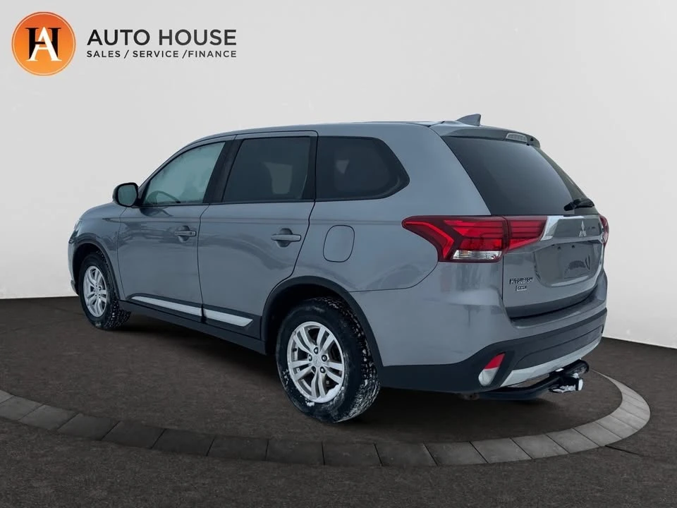 2018 Mitsubishi Outlander - Image 3 of 17